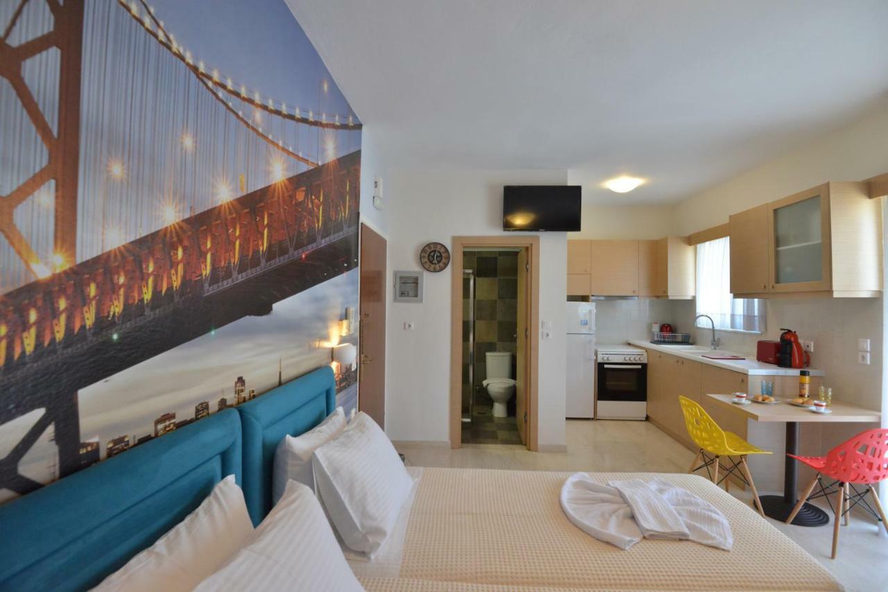 Christina'S Luxury Apartment 罗希姆诺 外观 照片