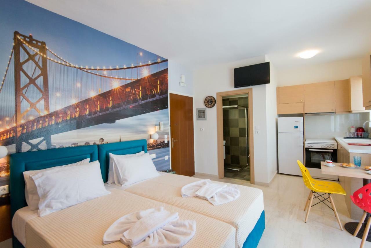Christina'S Luxury Apartment 罗希姆诺 外观 照片