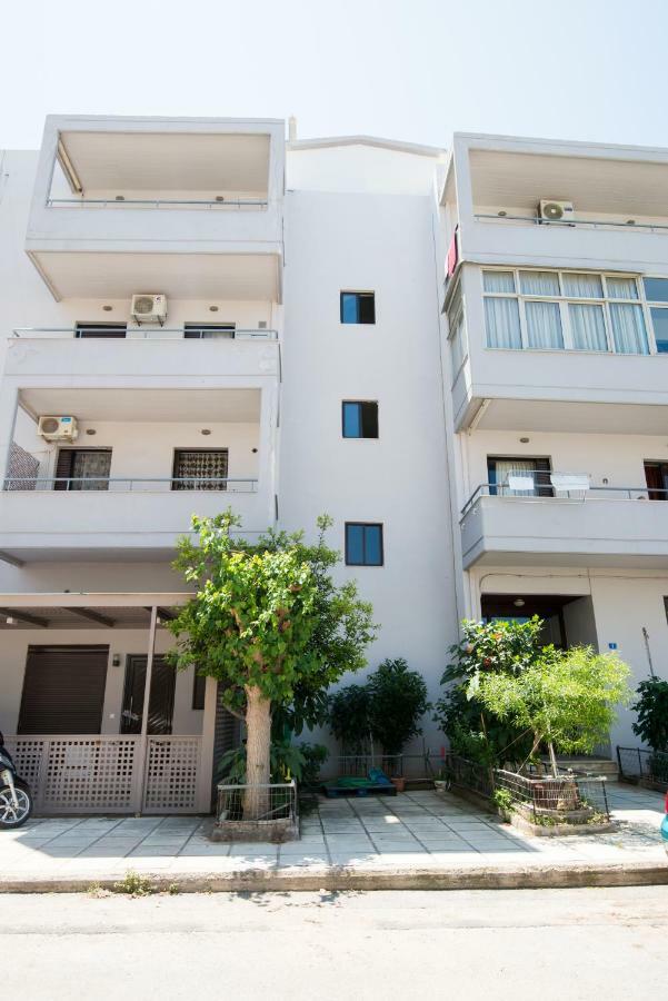 Christina'S Luxury Apartment 罗希姆诺 外观 照片