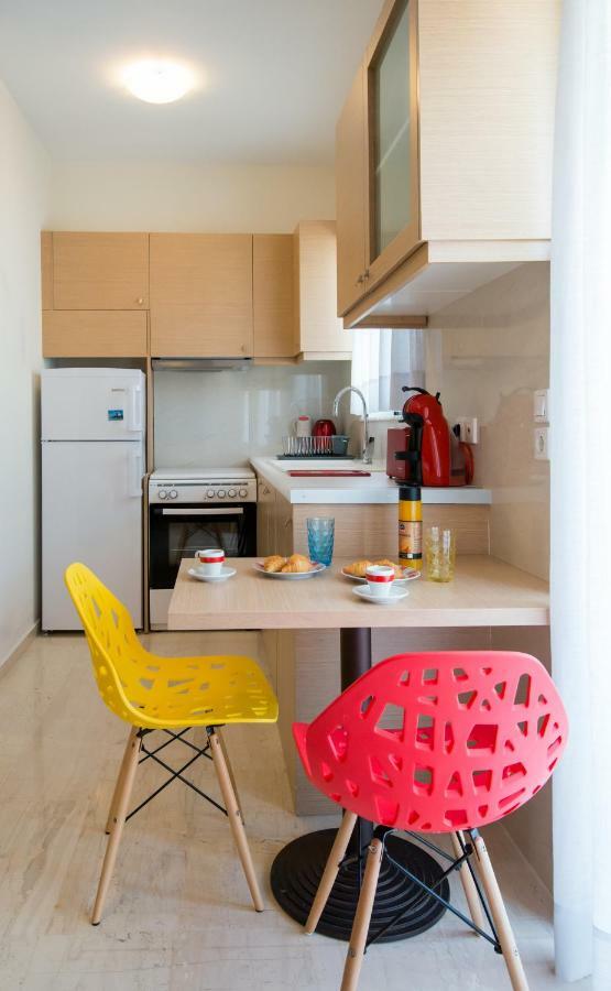Christina'S Luxury Apartment 罗希姆诺 外观 照片