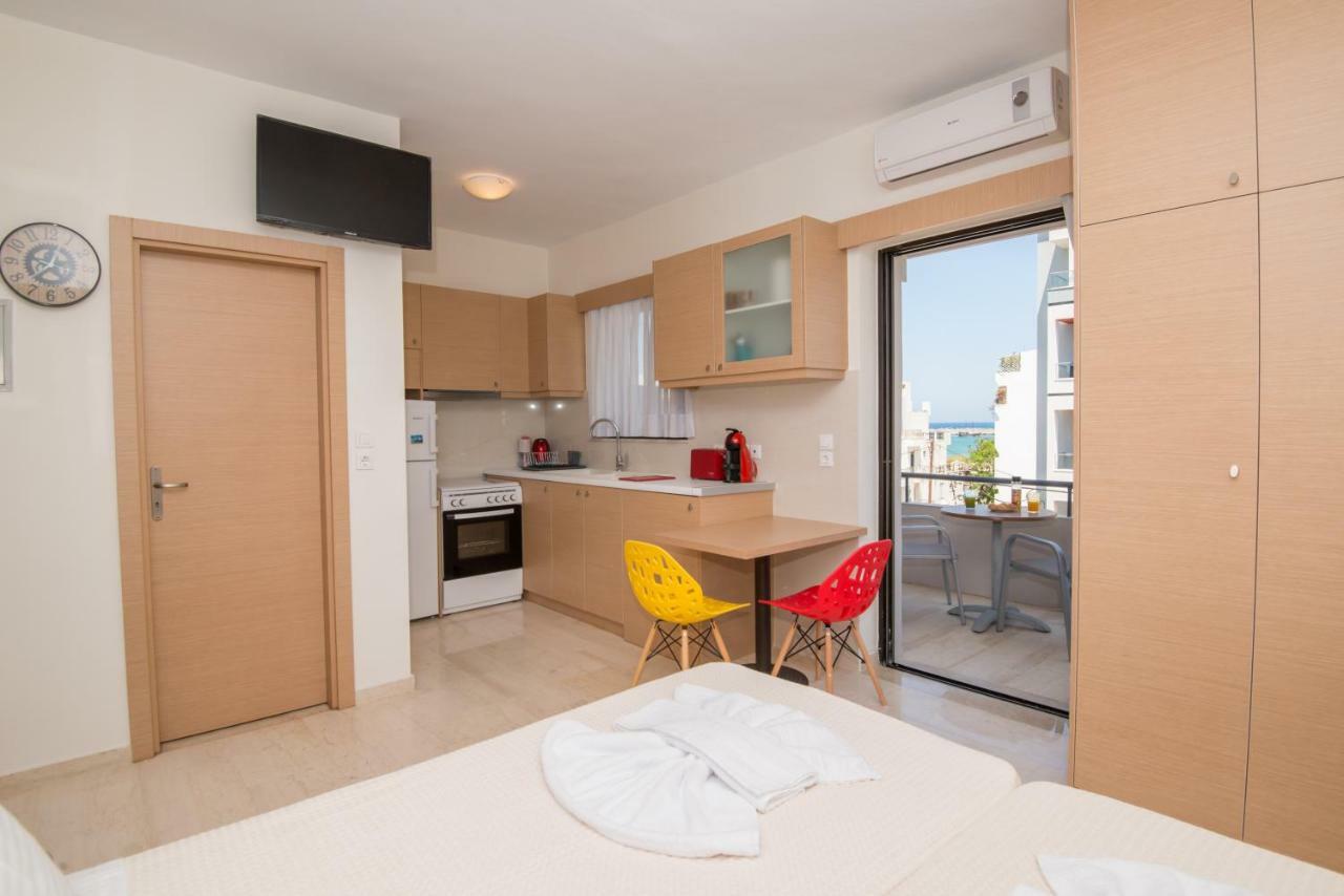 Christina'S Luxury Apartment 罗希姆诺 外观 照片